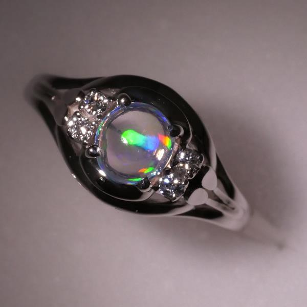 PT900 Platinum Ring Opal Diamond Jewelry in Excellent Condition