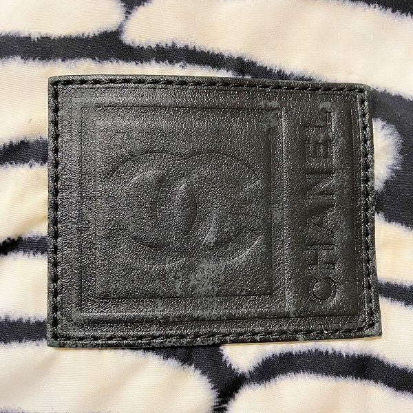 Chanel Reversible Nylon Leather Shoulder Bag in Good Condition