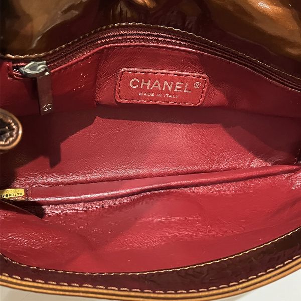 Chanel Double Chain Shoulder Bag in Good Condition