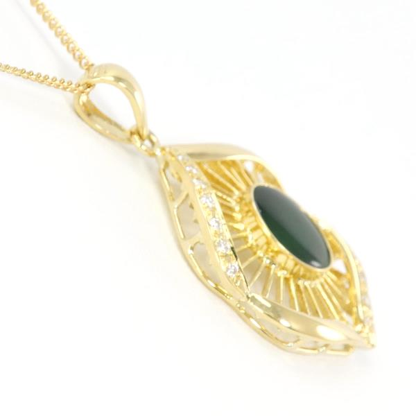 K18 Yellow Gold Nephrite Necklace in Pristine Condition