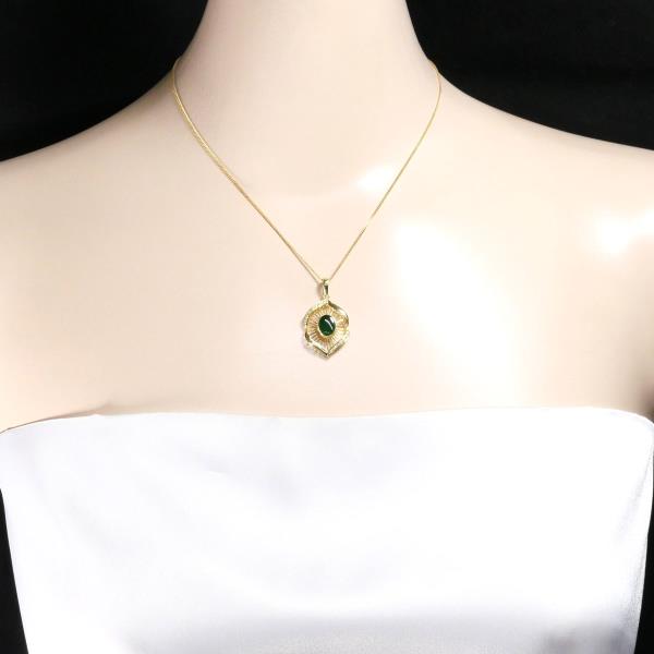 K18 Yellow Gold Nephrite Necklace in Pristine Condition