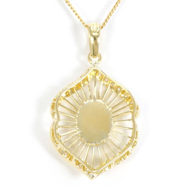 K18 Yellow Gold Nephrite Necklace in Pristine Condition