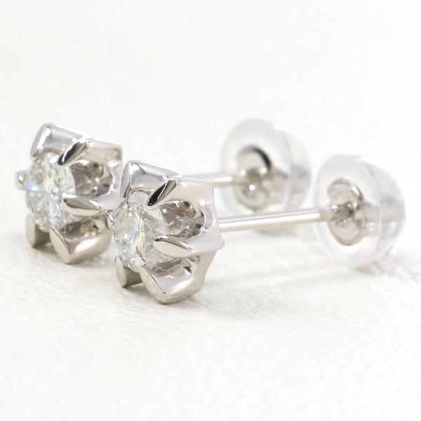 PT900 Platinum Diamond Earrings in Excellent Condition