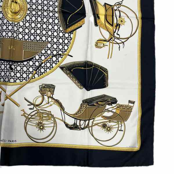 Hermes Silk Scarf Carriage Design in Good Condition