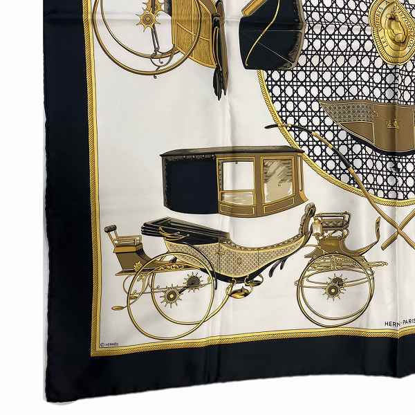 Hermes Silk Scarf Carriage Design in Good Condition