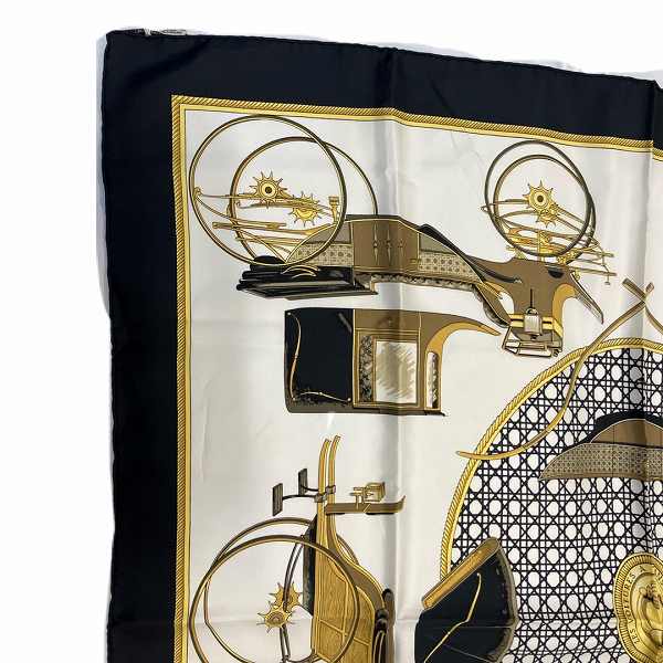 Hermes Silk Scarf Carriage Design in Good Condition