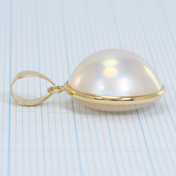 Tasaki K18 Yellow Gold Mabe Pearl Pendant in Excellent Condition