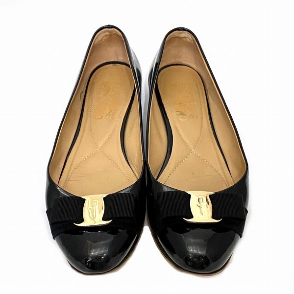 Salvatore Ferragamo Vara Black Patent Leather Pumps in Good Condition