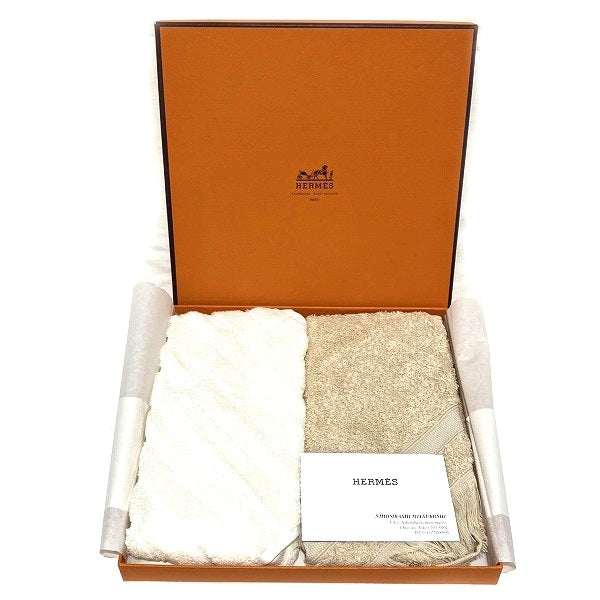 Hermes Beige White Hand Towel Set in Pristine Condition