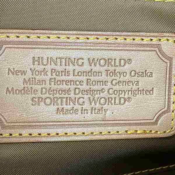 Hunting World Batyucross Shoulder Bag in Good Condition