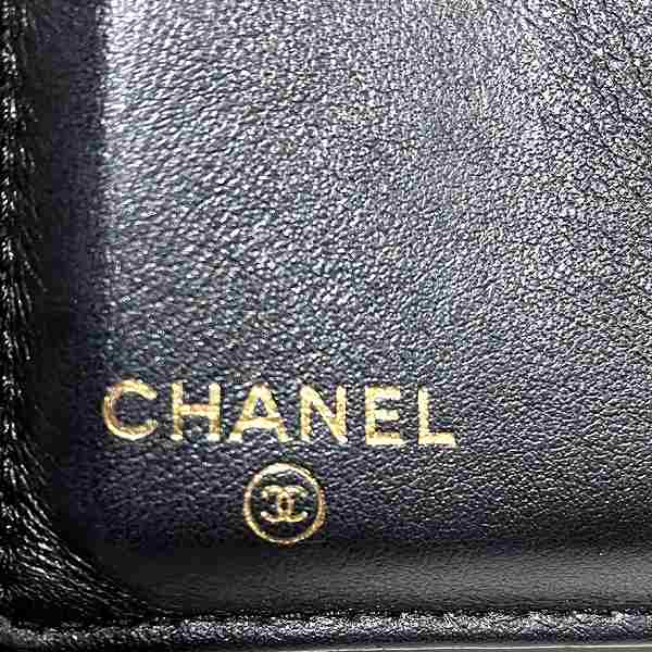 Chanel Caviar Skin Small Compact Wallet in Good Condition