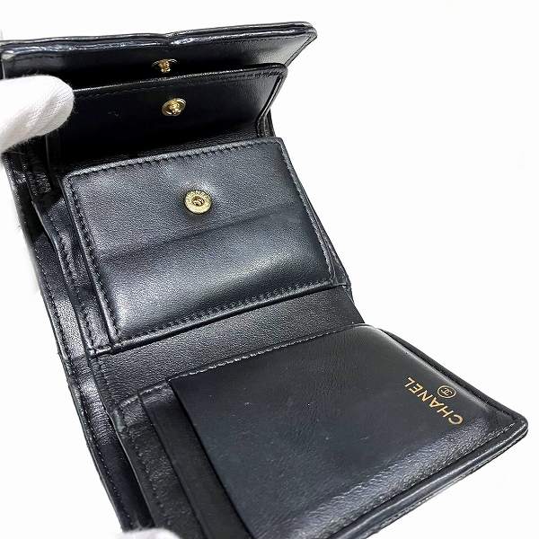 Chanel Caviar Skin Small Compact Wallet in Good Condition