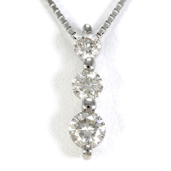 K18 White Gold Diamond Necklace in Excellent Condition