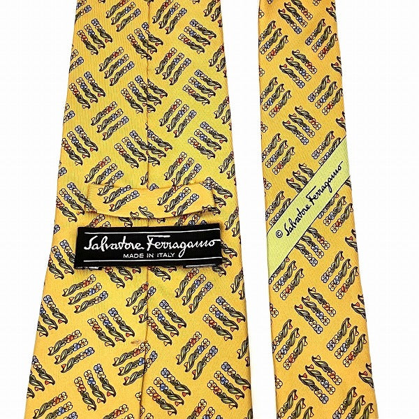 Salvatore Ferragamo Silk Floral Pattern Tie in Great Condition