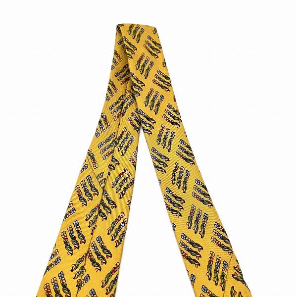 Salvatore Ferragamo Silk Floral Pattern Tie in Great Condition