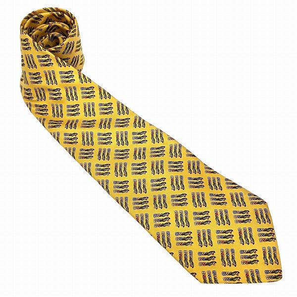 Salvatore Ferragamo Silk Floral Pattern Tie in Great Condition