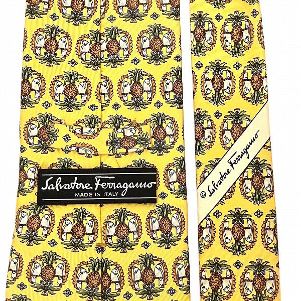 Salvatore Ferragamo Silk Tie Pineapple Bird Pattern in Great Condition