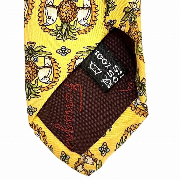 Salvatore Ferragamo Silk Tie Pineapple Bird Pattern in Great Condition