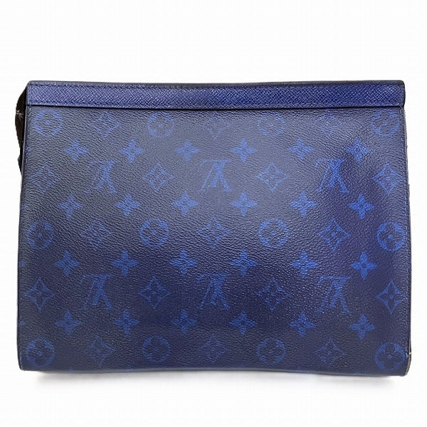 Louis Vuitton Taigarama Pochette Voyage MM Clutch M30423