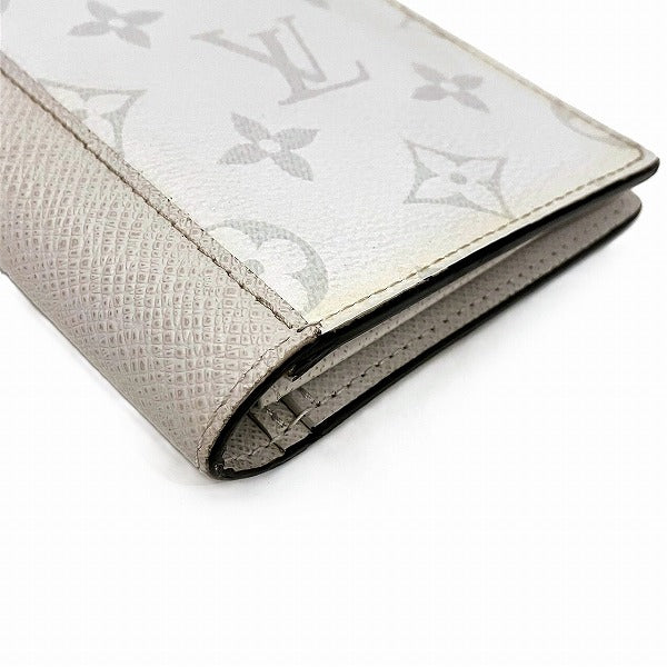 Louis Vuitton Taiga Portefeuille Brazza Wallet