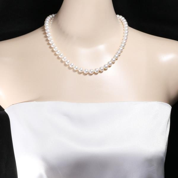 K14 White Gold Akoya Pearl Necklace in Pristine Condition