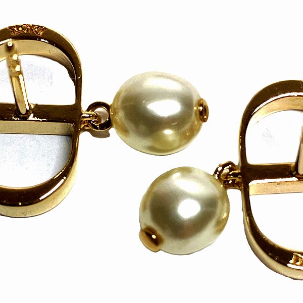 Dior Metal Resin Pearl Earrings E1520PTCRS in Great Condition