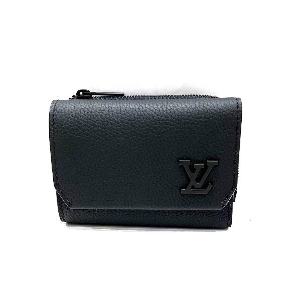 Louis Vuitton Aerogram Leather Wallet M81740 in Great Condition