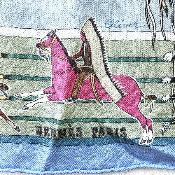 Hermes Cashmere 65% Silk 35% Scarf in Good Condition