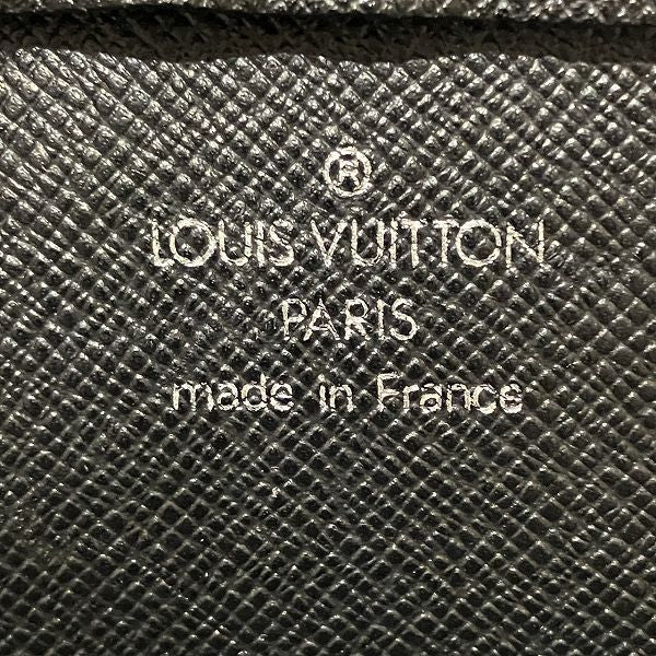 Louis Vuitton Taiga Baikal Clutch M30182