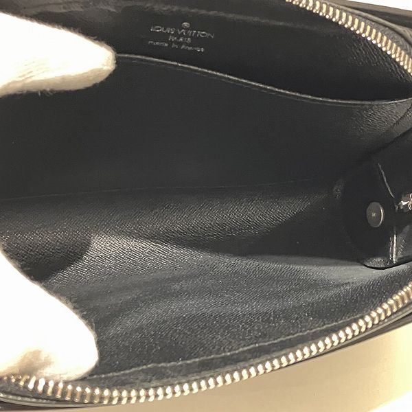 Louis Vuitton Taiga Baikal Clutch M30182