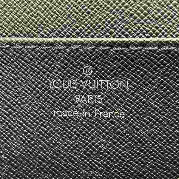 Louis Vuitton Taiga Moskova Briefcase M30032