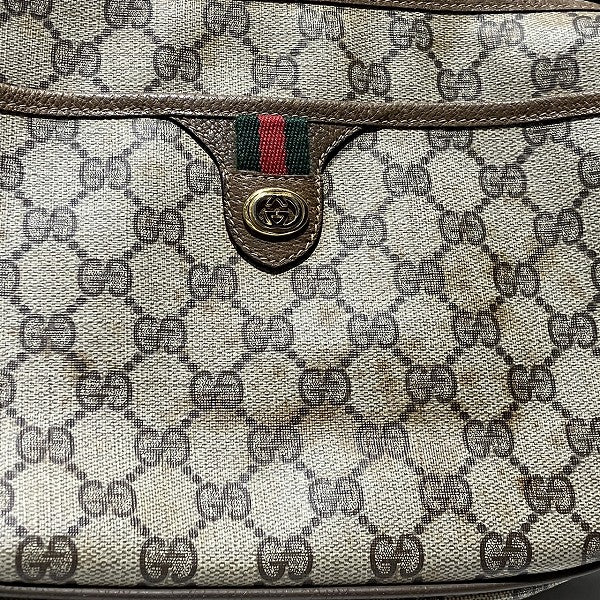 Gucci GG Supreme Shoulder Bag 89.02.077 in Fair Condition