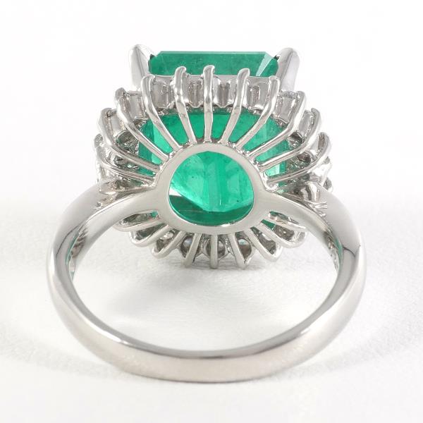 PT900 Platinum Emerald Ring in Excellent Condition