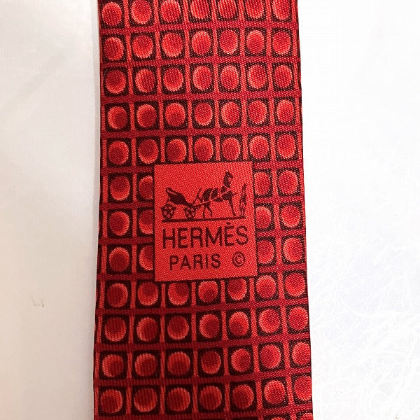 Hermes Silk Patterned Print Tie in Good Condition