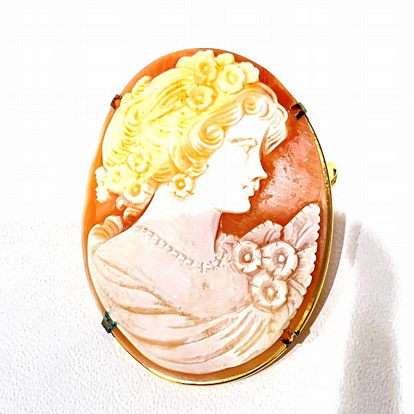 Shell Cameo Brooch Pendant Top in Good Condition