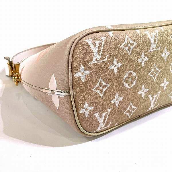 Louis Vuitton Monogram Giant Marshmallow PM Shoulder Bag M59861 in Great Condition