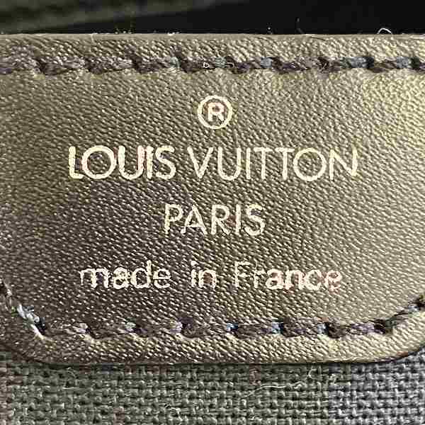 Louis Vuitton Taiga Reporter PM Shoulder Bag