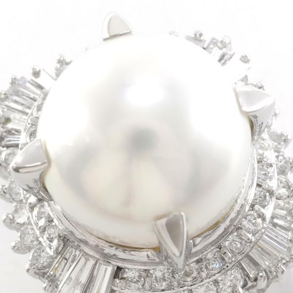 PT900 Platinum Pearl Ring with Diamond in Excellent Condition