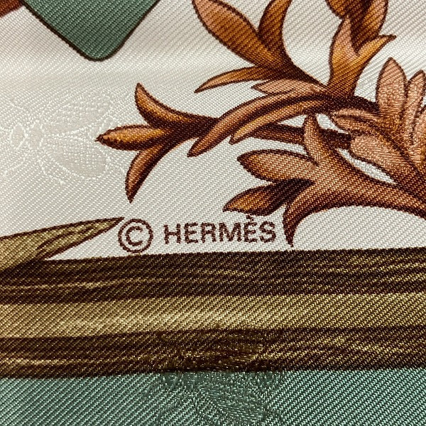 Hermes 100% Silk 90cm Carre 90 Gavarnie Pressed Flower Scarf in Great Condition