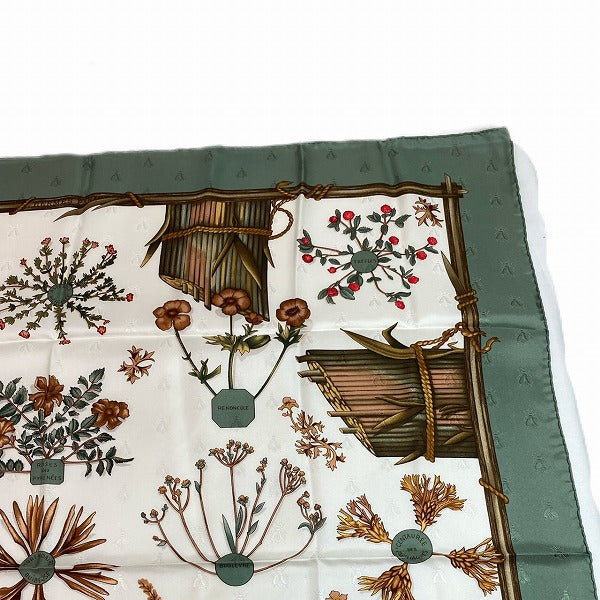 Hermes 100% Silk 90cm Carre 90 Gavarnie Pressed Flower Scarf in Great Condition