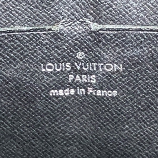 Louis Vuitton Damier Graphite Pochette Voyage MM Clutch N41696 in Good Condition