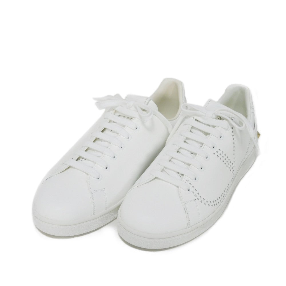 Valentino V Logo Low Top Sneakers 2YDS0C04