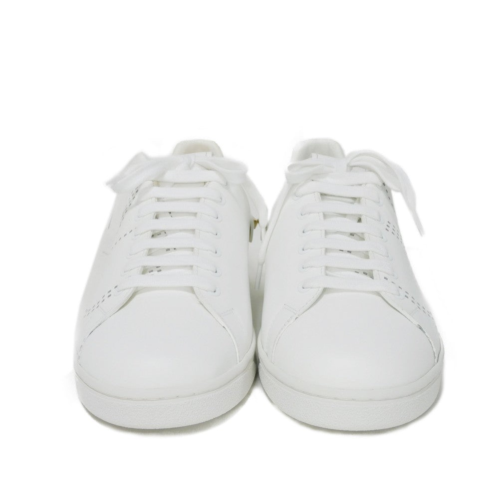 Valentino V Logo Low Top Sneakers 2YDS0C04