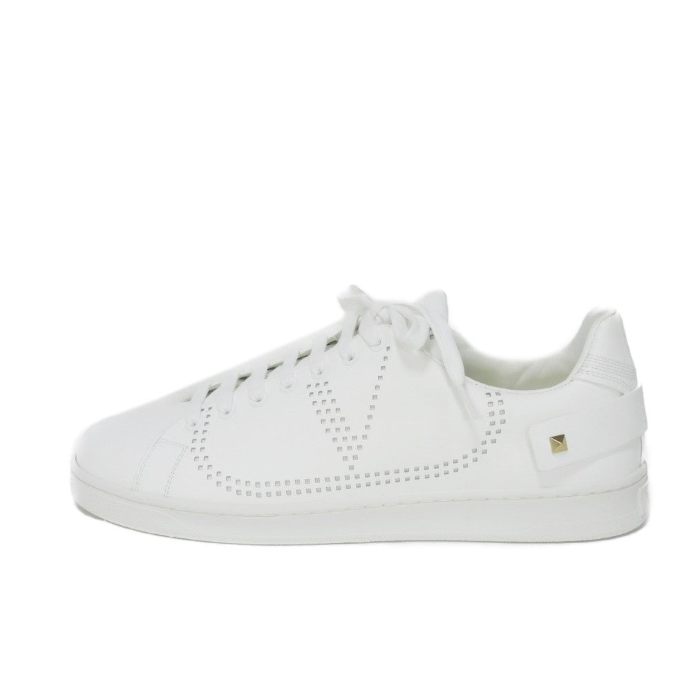 Valentino V Logo Low Top Sneakers 2YDS0C04