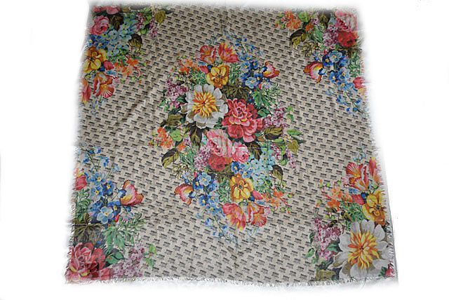 Gucci Silk Twill Scarf Shawl Flower Motif