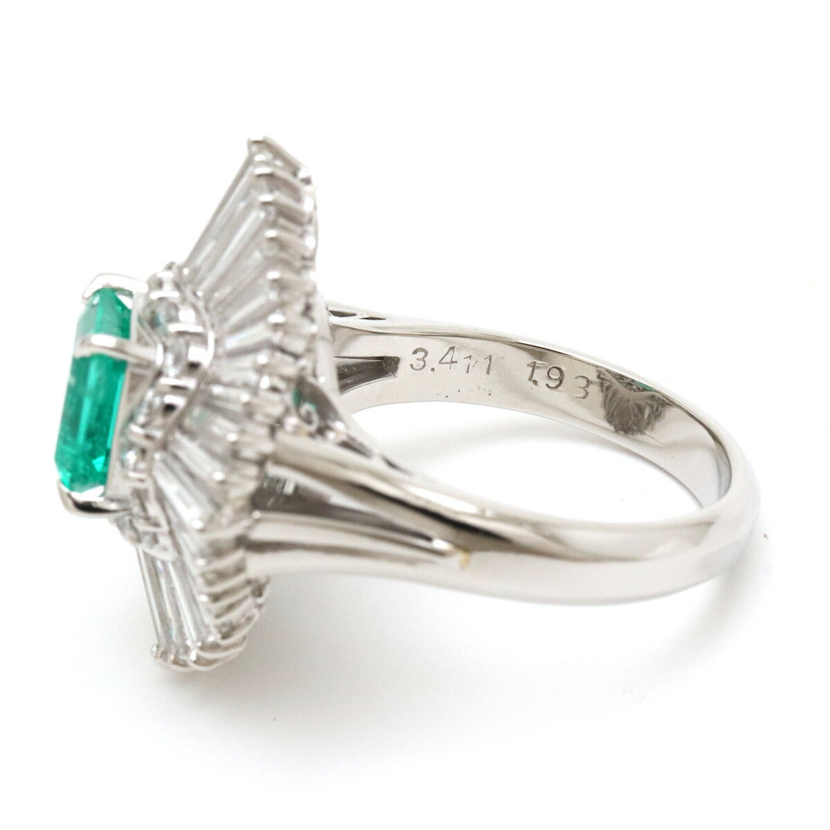 Emerald Diamond Platinum Ring Pt900