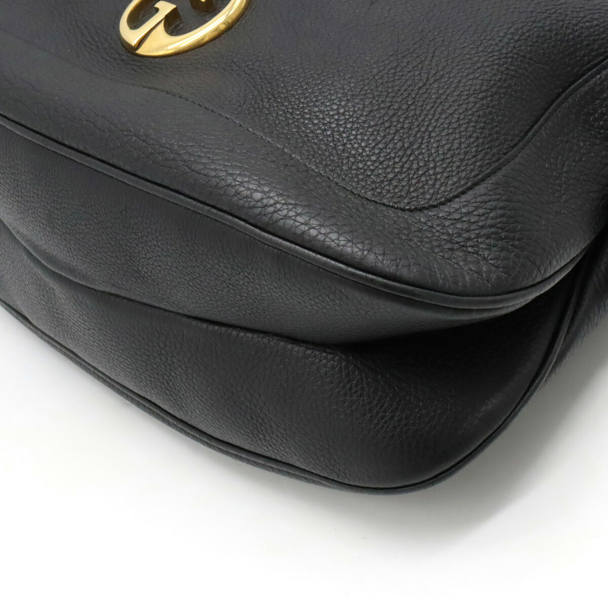 Gucci Leather Interlocking G Shoulder Bag Black in Very Good Condition