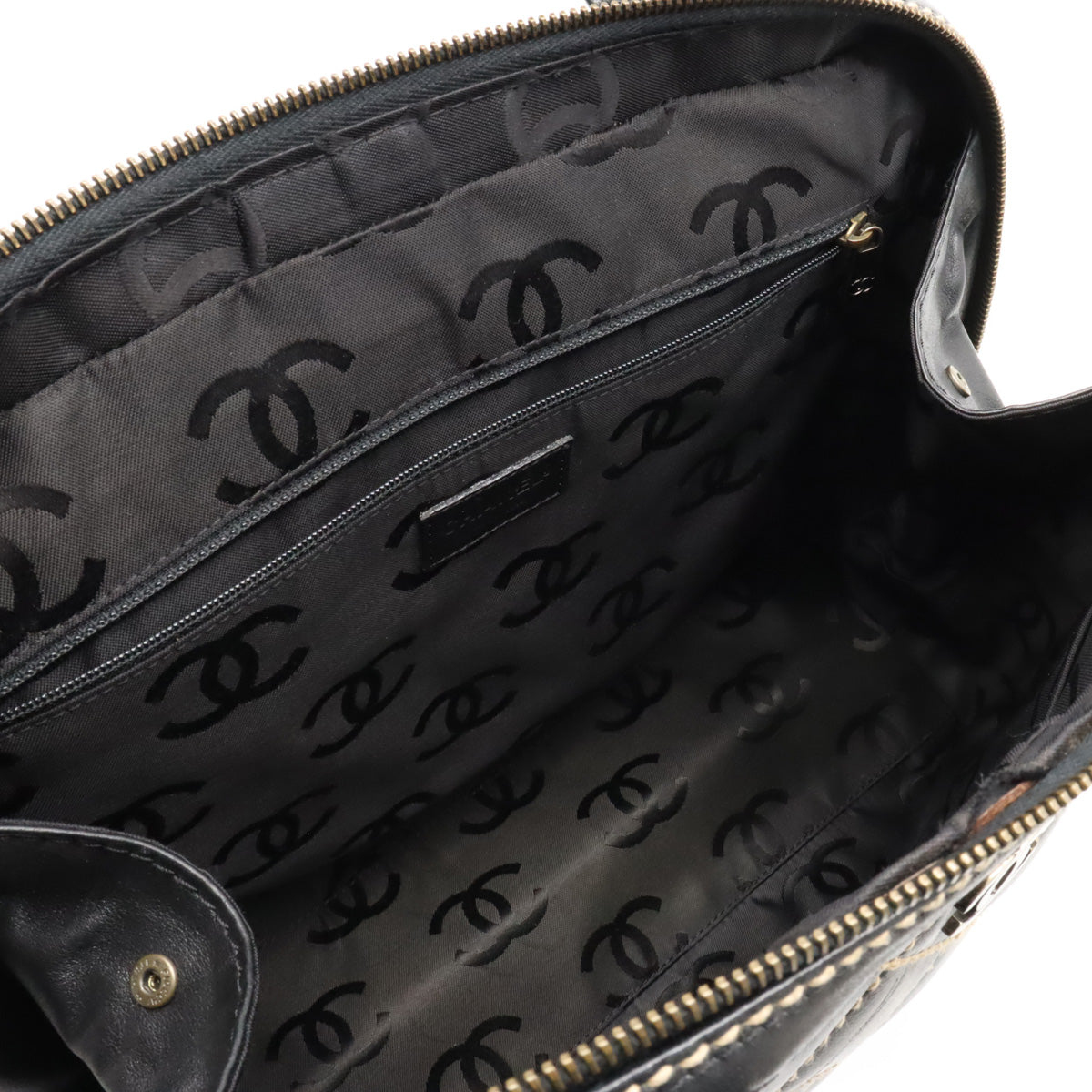 Chanel Wild Stitch Leather Tote Bag A14693 in Very Good Condition