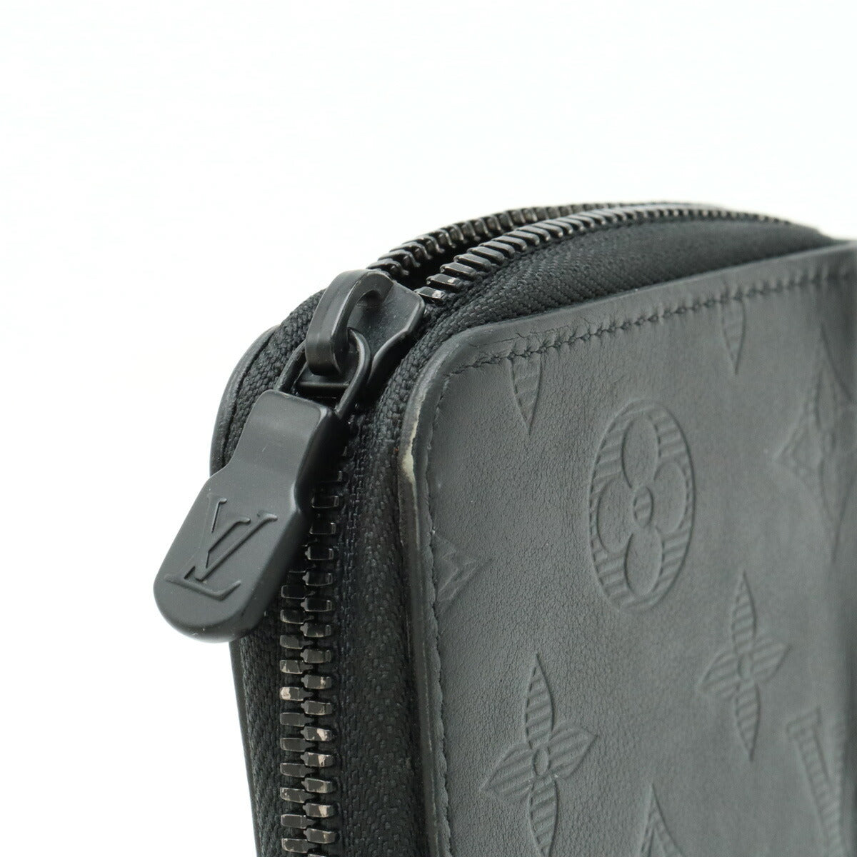 Louis Vuitton Monogram Shadow Zippy Wallet Black in Very Good Condition