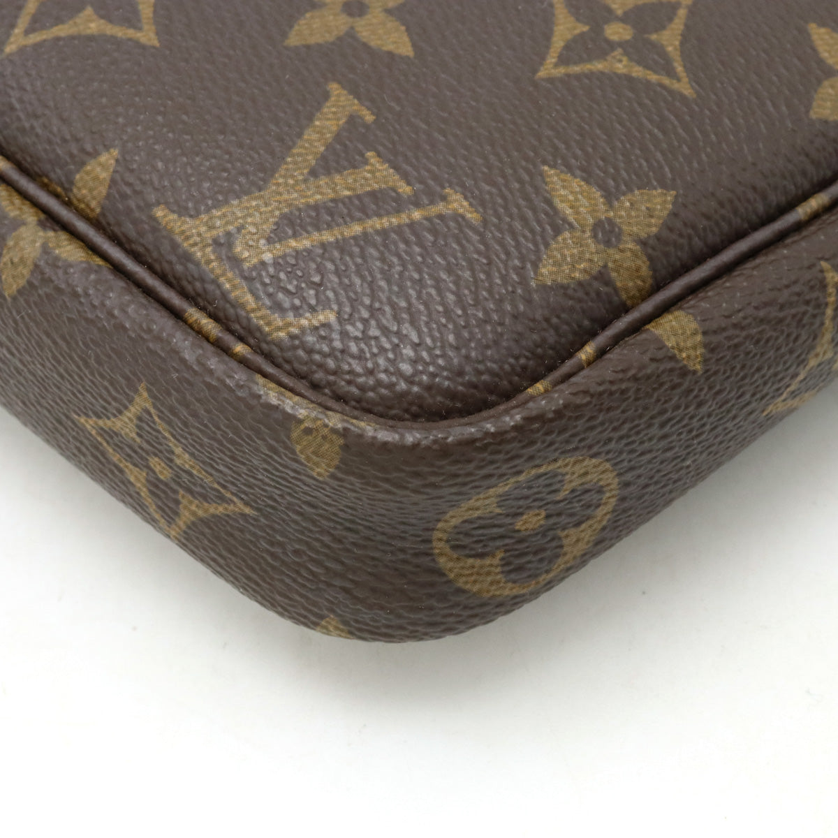 Louis Vuitton Monogram Pochette Accessoire Clutch M51980